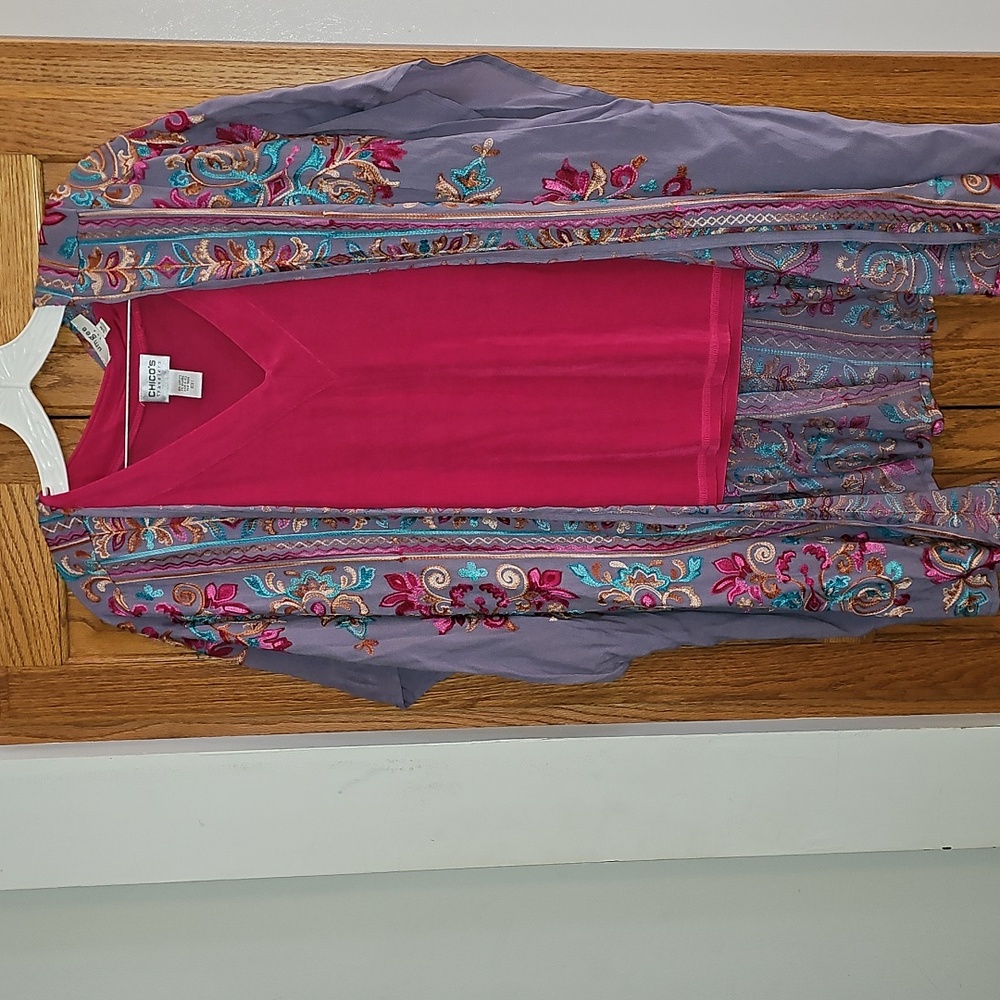 Umgee Kimono and Chicos Travelers hot pink V neck tank top.